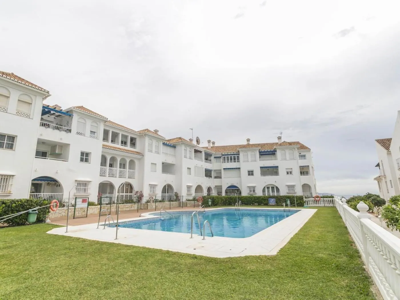 Nerja Sun Apartments Las Fuentes location